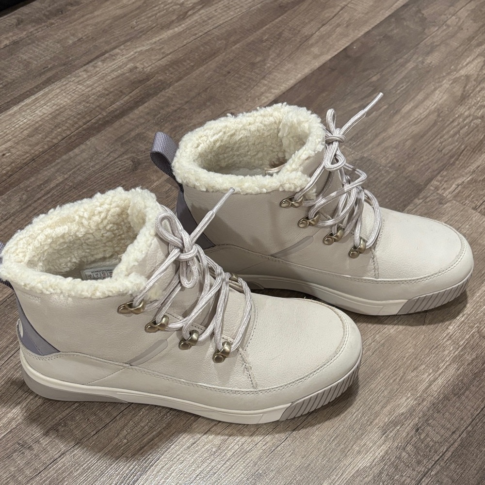 The North Face Women's White Winter Boots